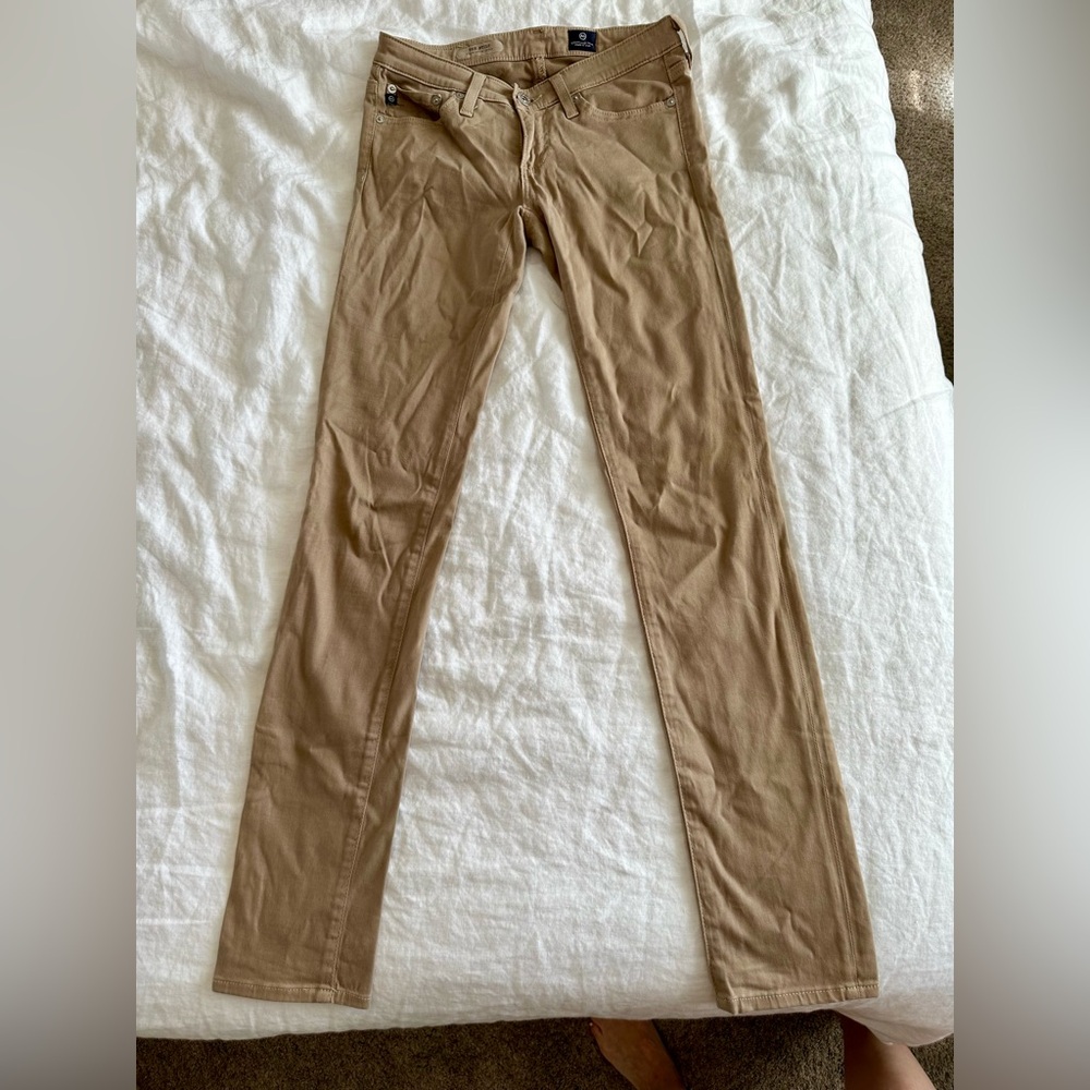 Women’s AG ‘The Stilt’ beige cigarette/skinny jeans for sale!